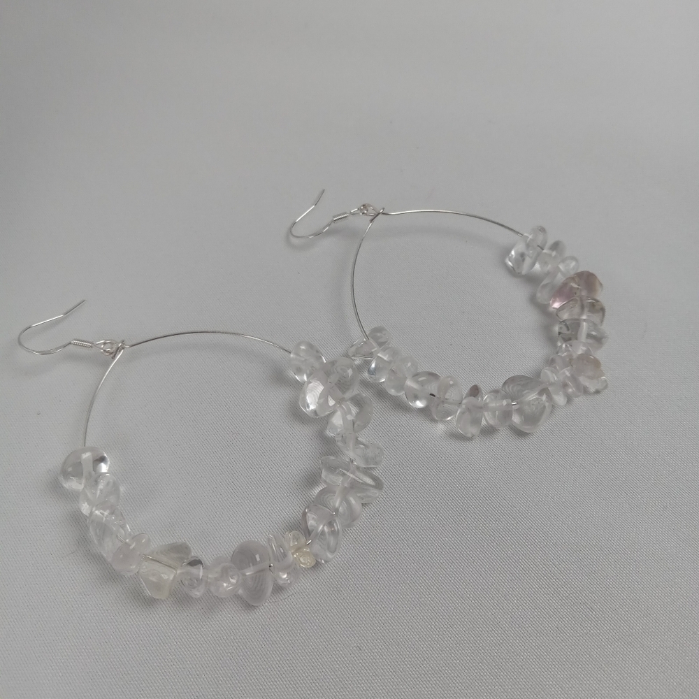 White quartz stone chip earrings exposed hoop - Picture 4 of 6